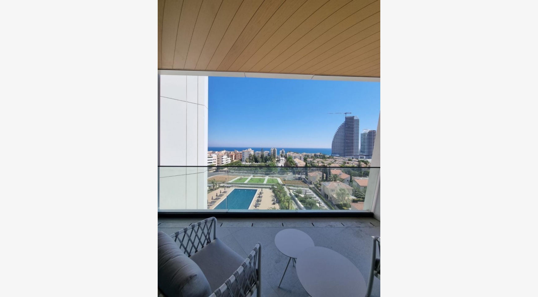 SKY TOWER. Apt. 402. One Bedroom Apartment within a  Premium Residential Complex near the Sea - 8